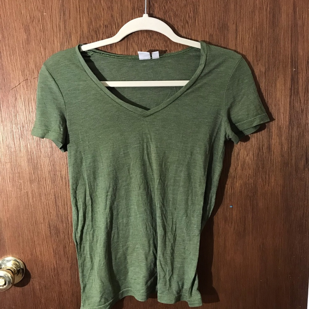 Basic green tee